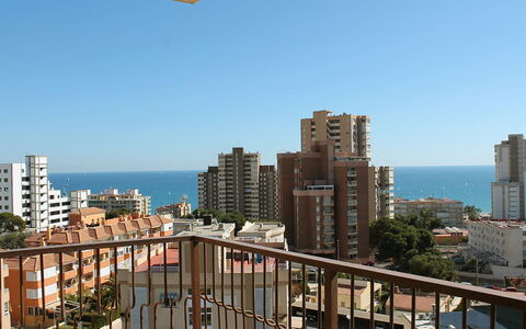 Las Cinco Torres: Metropolitan Area, Urban Area, City, Building, Daytime, Property, Condominium, Tower Block, Human Settlement, Apartment