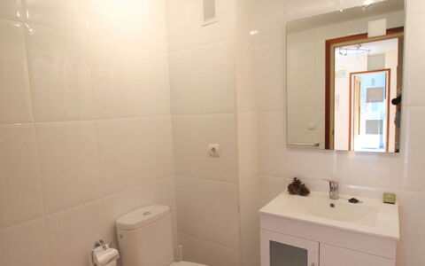 Las Cinco Torres: Bathroom, Property, Room, Wall, Tile, Interior Design, House, Floor, Real Estate, Architecture