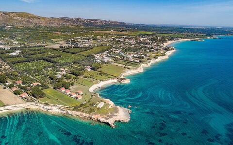 Villa Betty: Blue, Body Of Water, Coast, Coastal And Oceanic Landforms, Sea, Summer, Horizon, Landscape, Shore, Ocean