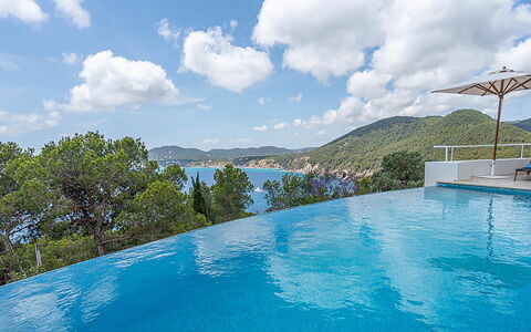 Villa Tagada: Blue, Water, Swimming Pool, Coastal And Oceanic Landforms, Sea, Resort, Coast, Mountain Range, Ocean, Tropics