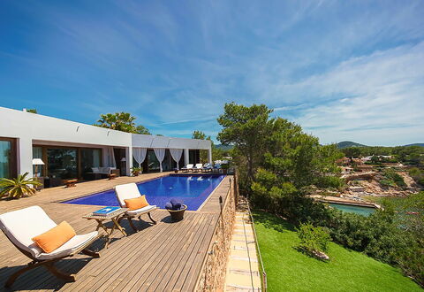 Villa Francisca: Swimming Pool, Resort, Eco Hotel, Villa, Hotel, Sunlounger, Resort Town, Outdoor Furniture