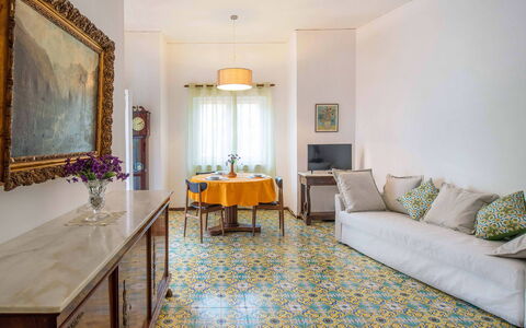 Apartment Amina: Flooring, Floor, Interior Design, Room, Ceiling, Carpet, Tile, Living Room