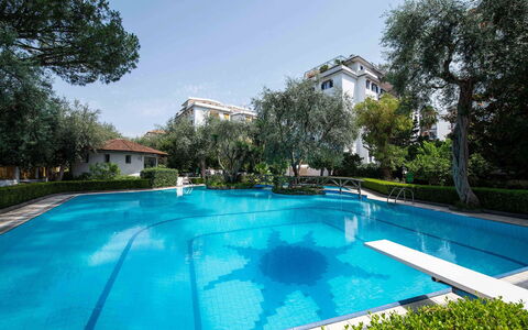 Apartment Amina: Swimming Pool, Resort, Estate, Hacienda, Leisure, Thermae, Eco Hotel, Shade, Reflection, Villa