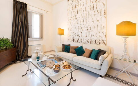 Dimora Simona: Furniture, Interior Design, Wall, Flooring, Floor, Couch, Wood, Room, Ceiling, Living Room