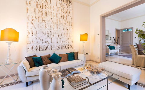 Dimora Simona: Furniture, Interior Design, Wall, Couch, Flooring, Living Room, Floor, Room, Ceiling, Table