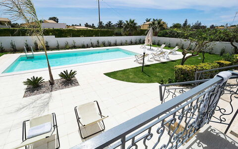 Villa Emma: Swimming Pool, Resort, Outdoor Furniture, Composite Material, Flagstone, Shade, Eco Hotel, Landscaping, Estate, Courtyard