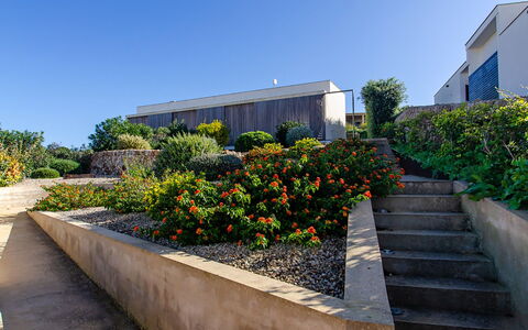 Villa Esplendida: Sky, Shrub, Architecture, Landscape, Garden, Groundcover, Landscaping, Hedge, Estate