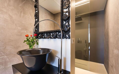 Villa Inga: Interior Design, Wall, Plumbing Fixture, Flooring, Tap, Mirror, Sink, Bathroom, Plumbing, Floor