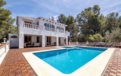 Villa Alejandra: Swimming Pool, Architecture, Home, Estate, Resort, Shade, Mansion, Villa, Hacienda, Balcony