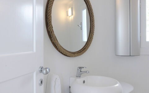 Villa Andy: Bathroom Sink, Plumbing Fixture, Mirror, Interior Design, Bathroom, Sink, Lighting, Tap, Light Fixture, Plumbing