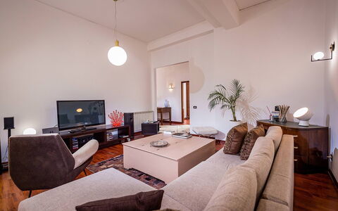 Casa Maurus: Furniture, Interior Design, Flooring, Wall, Floor, Ceiling, Wood, Couch, Room, Living Room