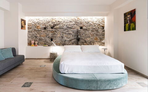 Casa Pink: Furniture, Interior Design, Flooring, Floor, Wall, Bedroom, Bed, Wood, Room, Ceiling