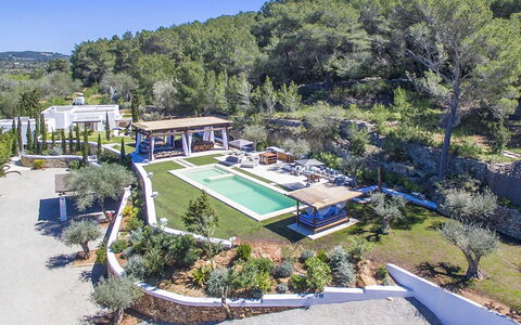 Villa Blueberry: Resort, Swimming Pool, Estate, Eco Hotel, Leisure, Landscaping, Villa, Vacation, Hacienda, Mansion