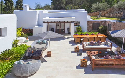 Villa Blueberry: Furniture, Chair, Garden, Flowerpot, Outdoor Furniture, Patio, Houseplant, Landscaping, Resort
