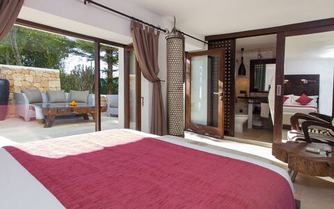 Villa Blueberry: Furniture, Flooring, Wood, Interior Design, Floor, Bed, Ceiling, Bedroom, Room, Chair