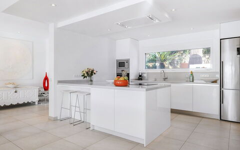 Villa Relaja: Kitchen, Interior Design, Countertop, Kitchen Appliance, Flooring, Floor, Cabinetry, Furniture, Wood, Major Appliance
