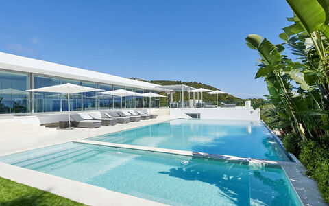 Villa Splendente: Swimming Pool, Resort, Outdoor Furniture, Eco Hotel, Shade, Hotel, Villa, Sunlounger, Chair, Resort Town