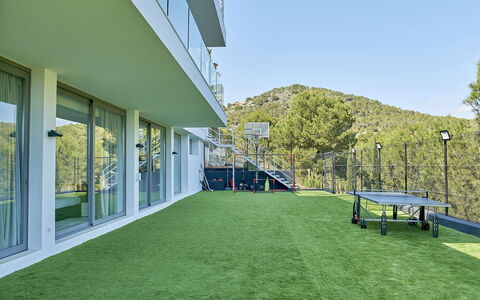 Villa Splendente: Artificial Turf, Balcony, Fence, Villa, Eco Hotel, Hotel