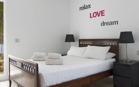 Villa Bacio: Bed, Furniture, Bedding, Bedroom, Bed Sheet, Interior Design, Floor, Wood, Linens, Flooring