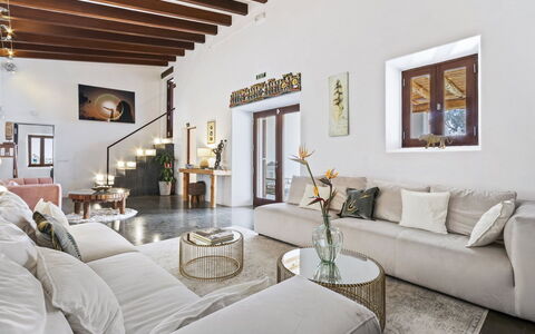 Villa Papiro: Furniture, Interior Design, Wall, Flooring, Couch, Floor, Living Room, Ceiling, Room, Home