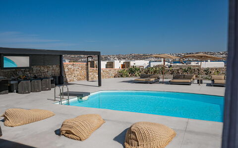 Villa Targer: Shade, Resort, Swimming Pool