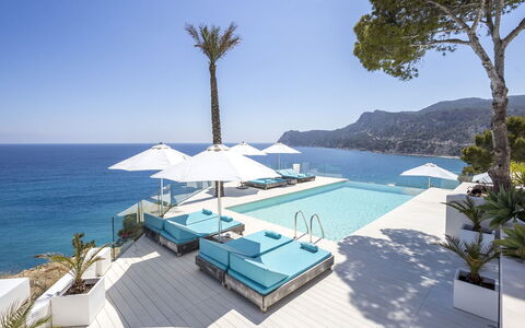 Villa Turchese: Blue, Resort, Outdoor Furniture, Swimming Pool, Coastal And Oceanic Landforms, Sea, Coast, Sunlounger, Leisure, Eco Hotel