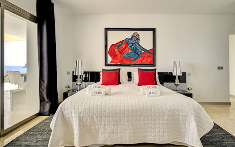 Villa Turchese: Furniture, Interior Design, Flooring, Floor, Bed, Bedroom, Ceiling, Room, Textile, Lighting