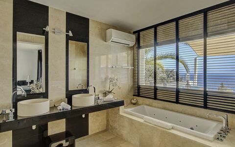 Villa Turchese: Interior Design, Flooring, Wall, Plumbing Fixture, Floor, Ceiling, Furniture, Bathroom, Lighting, Plumbing