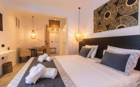 Villa Waves: Bedroom, Furniture, Bed, Interior Design, Floor, Flooring, Bed Sheet, Bedding, Bed Frame, Room
