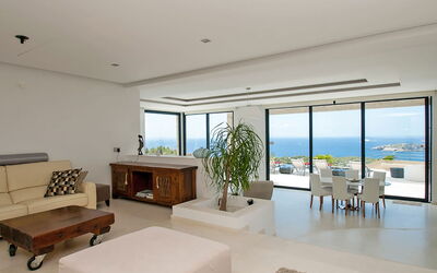 Villa Lola
