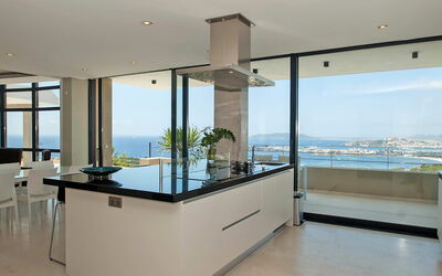 Villa Lola