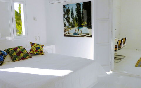 Villa Jules: Furniture, Interior Design, Wall, Bedroom, Bed, Floor, Room, Flooring, Textile, Home