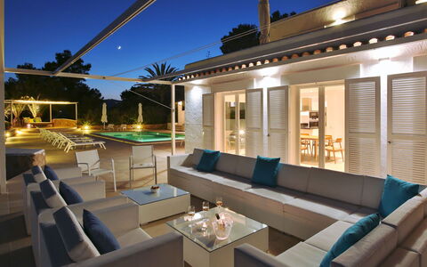 Villa Jules: Furniture, Swimming Pool, Resort, Interior Design, Flooring, Chair, Floor, Home, Table, Shade