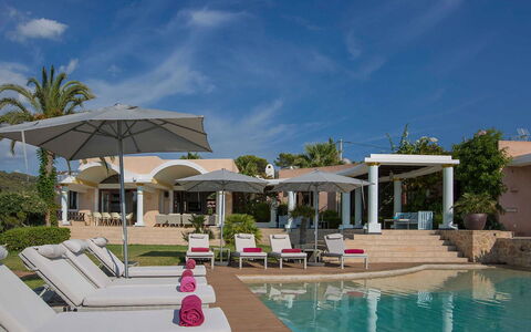 West Coast: Swimming Pool, Resort, Outdoor Furniture, Estate, Umbrella, Villa, Sunlounger, Hacienda, Eco Hotel, Mansion