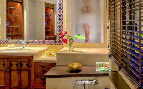 West Coast: Plumbing Fixture, Interior Design, Wall, Sink, Bathroom Sink, Flooring, Tap, Floor, Bathroom, Plumbing