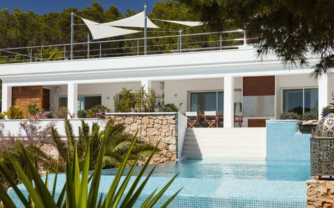 Villa Jondal: Swimming Pool, Furniture, Resort, Outdoor Furniture, Chair, Shade, Floor, Eco Hotel, Umbrella, Hotel
