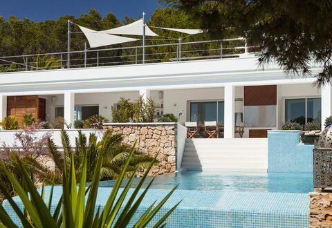 Villa Jondal: Swimming Pool, Furniture, Resort, Outdoor Furniture, Chair, Shade, Floor, Eco Hotel, Umbrella, Hotel