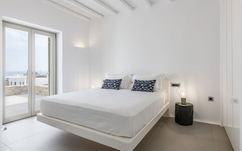 Villa Cupido: Bedroom, Floor, Bed, Apartment, Bedding, Bed Sheet, Bed Frame, Hotel, Pillow, Linens