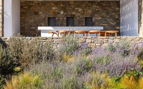 Villa Psiche: Stone Wall, Garden, Landscaping, Backyard, Farmhouse
