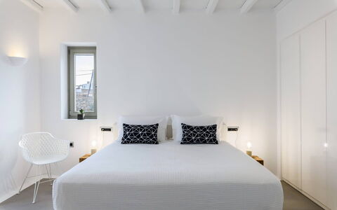 Villa Psiche: Bed, Bedroom, Interior Design, Wall, Furniture, Bedding, Bed Sheet, Floor, Flooring, Textile