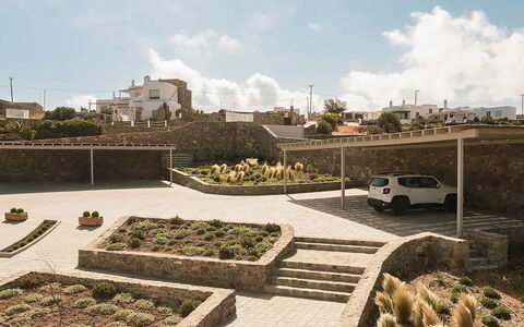 Villa Psiche: Garden, Landscaping, Stone Wall, Flagstone, Stairs, Walkway