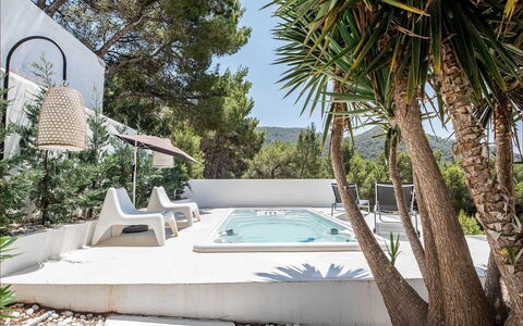 Villa Seahorse: Swimming Pool, Outdoor Furniture, Resort, Shade, Eco Hotel, Sunlounger, Chair, Landscaping, Villa, Design