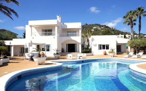 Villa Besso: Swimming Pool, Resort, Outdoor Furniture, Estate, Leisure, Villa, Hotel, Eco Hotel, Chair, Mansion