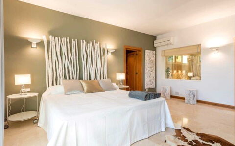 Villa Besso: Bed, Furniture, Bedding, Bedroom, Interior Design, Bed Sheet, Wall, Wood, Ceiling, Flooring