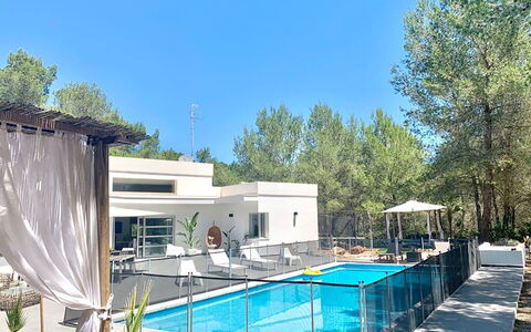 Villa Floresta: Swimming Pool, Resort, Outdoor Furniture, Composite Material, Shade, Eco Hotel, Sunlounger, Chair, Hotel, Thermae
