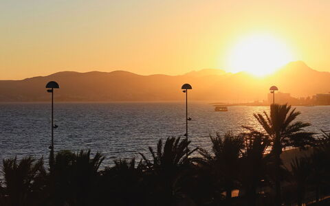 Villa Bridgitte: Sky, Horizon, Afterglow, Sunset, Dusk, Orange, Sunrise, Landscape, Atmospheric Phenomenon, Evening