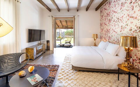 Villa Vineyard: Furniture, Resort, Chair, Shade, Eco Hotel, Hotel, Swimming Pool, Design, Villa, Houseplant