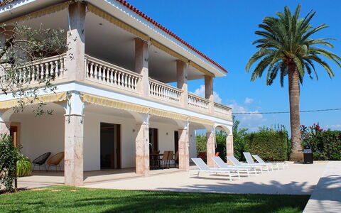 Villa Acapulco: Architecture, Home, Residential Area, Estate, Balcony, Mansion, Column, Shade, Villa, Hacienda