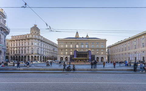 Da Federico, Apartment Genova Brignole: Building, Daytime, Window, City, Urban Area, Facade, Town, Public Space, Architecture, Landmark