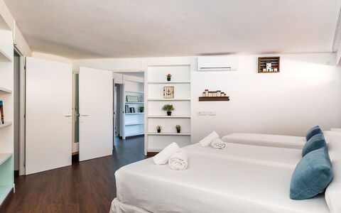 Villa Fountain: Furniture, Interior Design, Bed, Flooring, Bedroom, Wall, Floor, Wood, Ceiling, Apartment